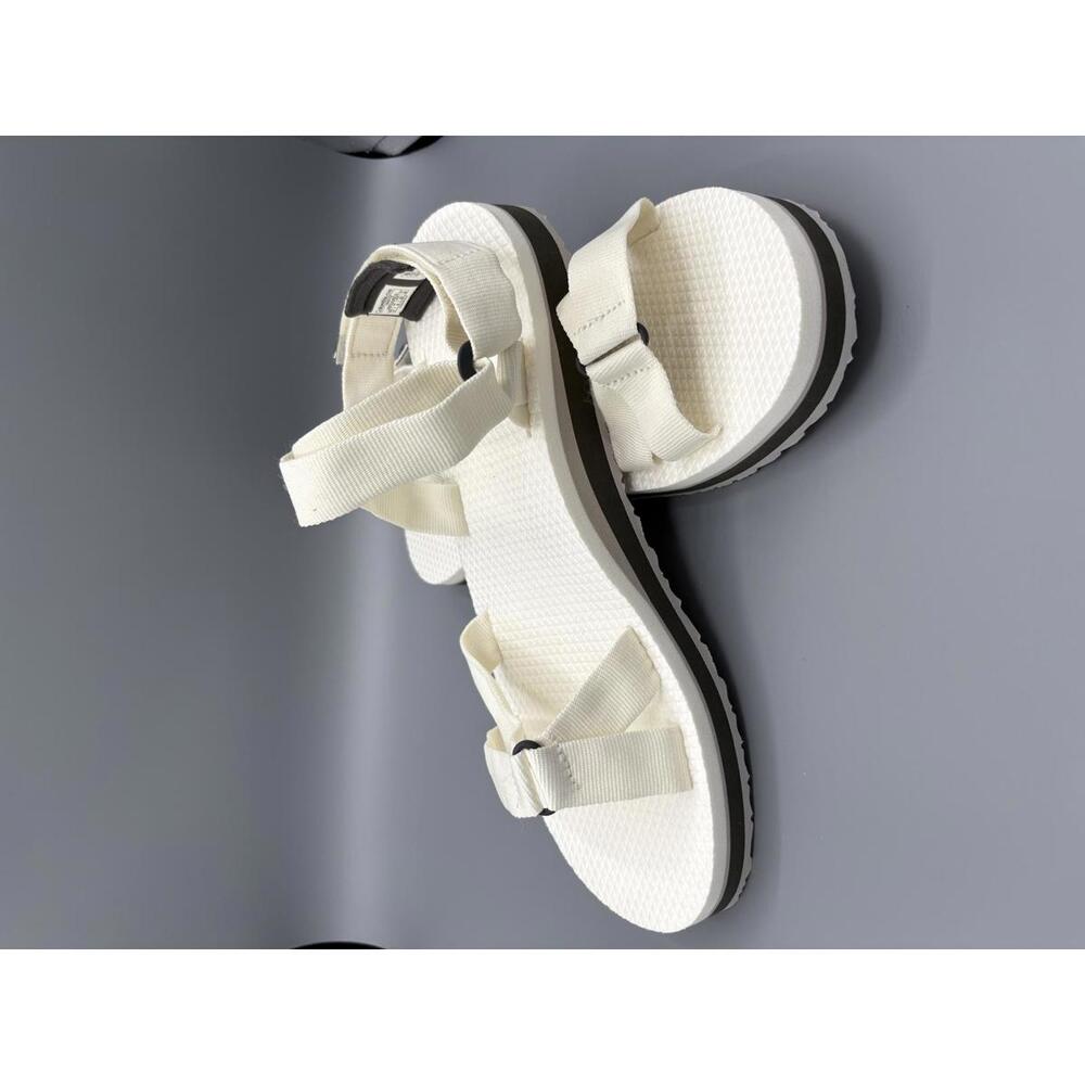 Columbia White Adjustable Strap Sandals